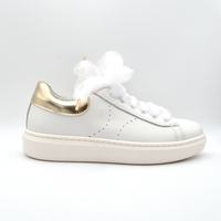 Mobi Dick | Sneaker bianca e oro con lacci in tulle