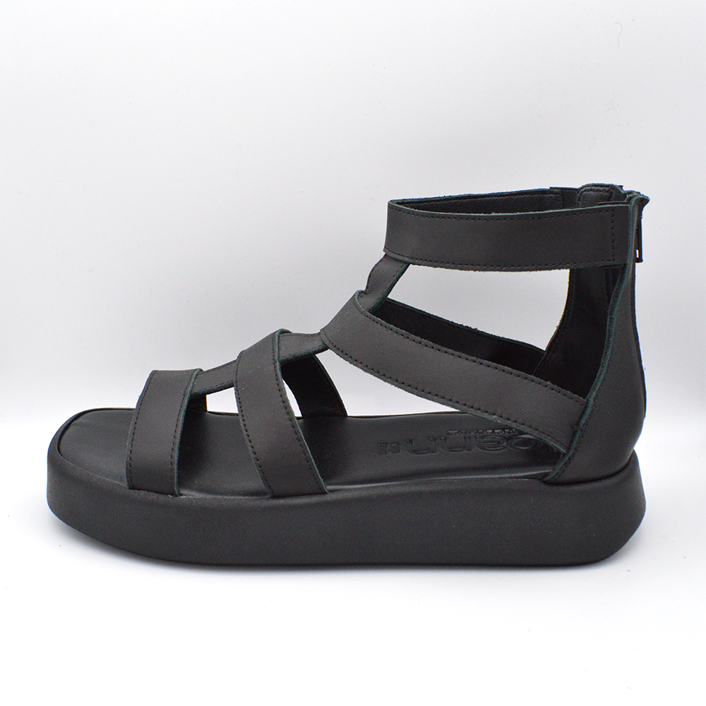 Joann | Sandalo nero con cinturino