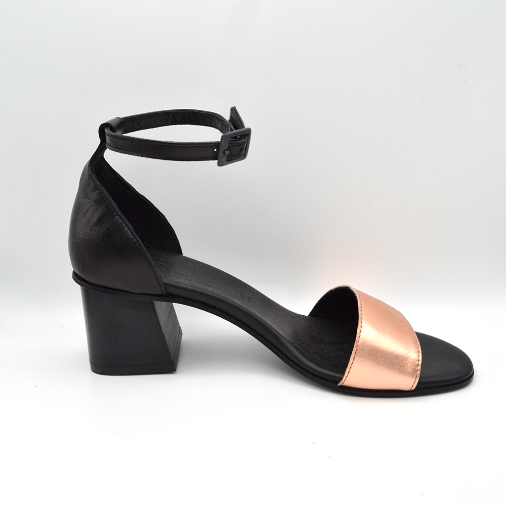 Joann | Sandalo rosa metal e nero con tacco e cinturino