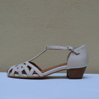 Studio 76 – Sandalo T-Strap Artigianale con Intreccio Retrò
