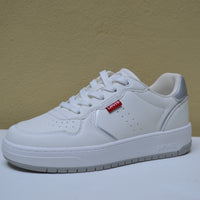 Levi's® Court Sneaker – Stile Urban e Look Iconico