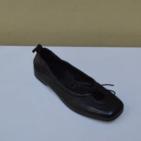Ballerina Sinapsi in Pelle – Essenzialità e Comfort "Glove Fit"