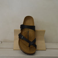Birkenstock Mayari Black: Design Sinuoso e Comfort Assoluto