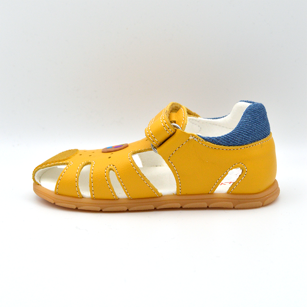 Pablosky | Sandalo in pelle giallo