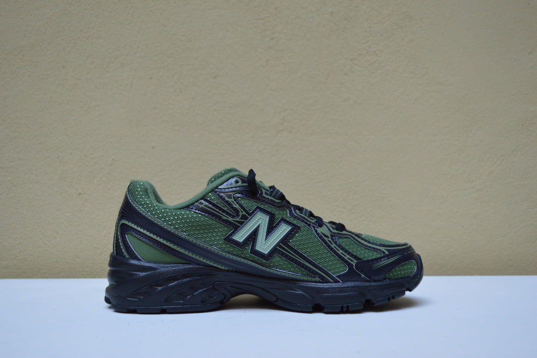 New Balance 1906R, verde e nera