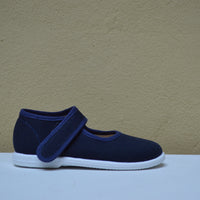 Pantofola Mary Jane Baby – Semplicità e Comfort in Blu Navy