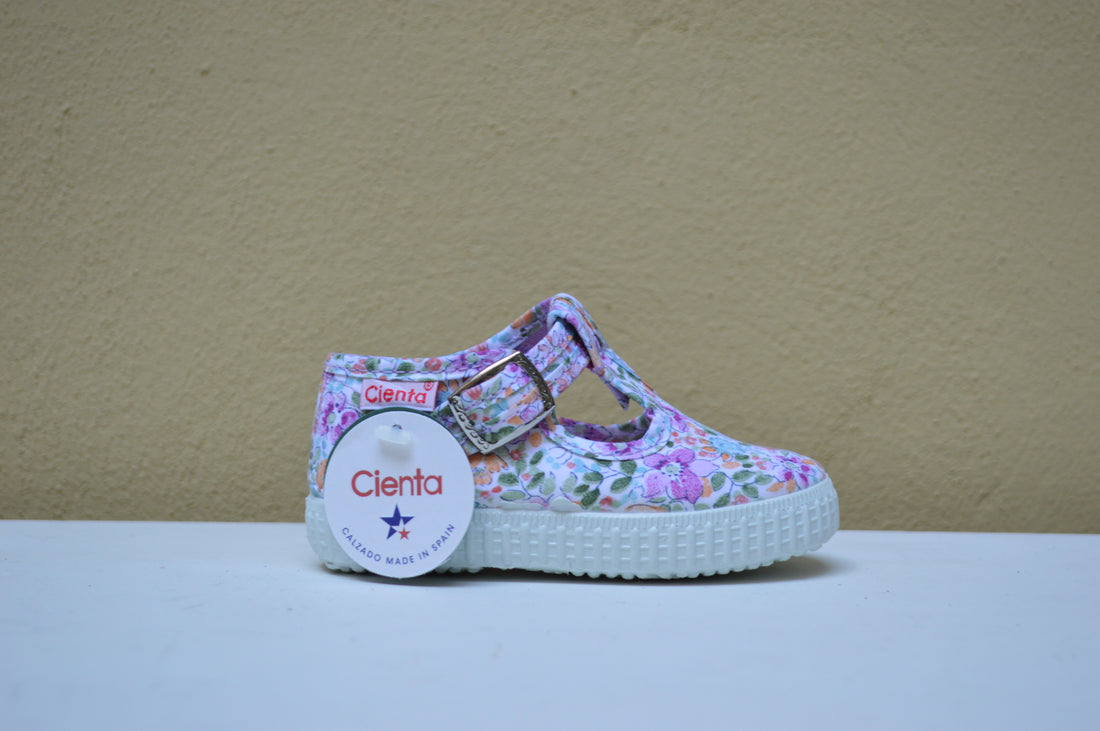 Scarpina Cienta due buchi a Fiori – Eleganza Liberty e Comfort Naturale