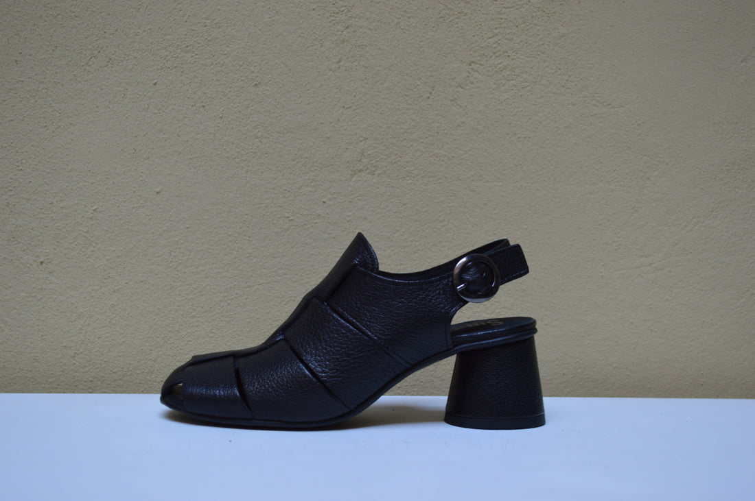 Sinapsi – Sandalo "Cage" in Pelle Nera con Tacco Scultoreo