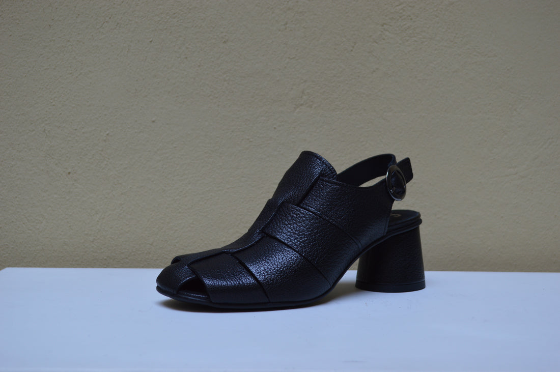 Sinapsi – Sandalo "Cage" in Pelle Nera con Tacco Scultoreo