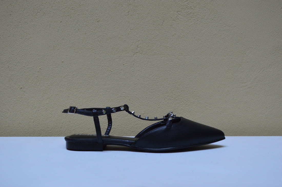 Refresh Ballerina Rock-Chic con Borchie e Design T-Strap