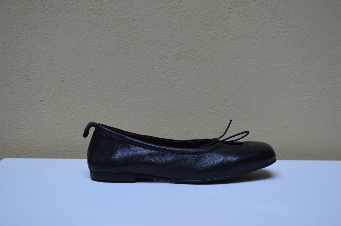 Ballerina in Pelle Nera Sinapsi - Eleganza Minimalista e Comfort