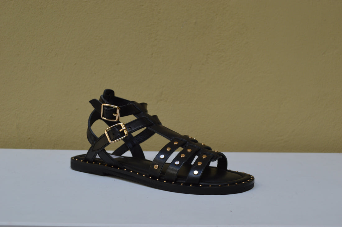 Sandalo Gladiator Grünland con Borchie – Spirito Rock e Comfort Senza Tempo
