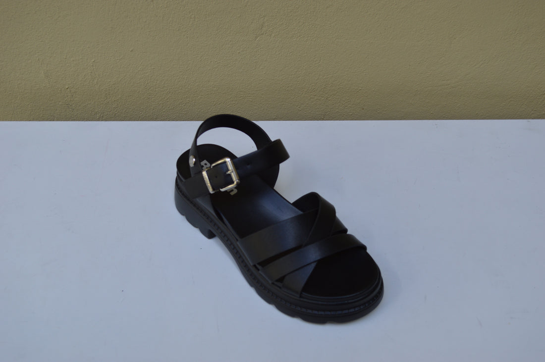 Sandalo Refresh "Chunky Cross" – Design Audace e Spirito Urban