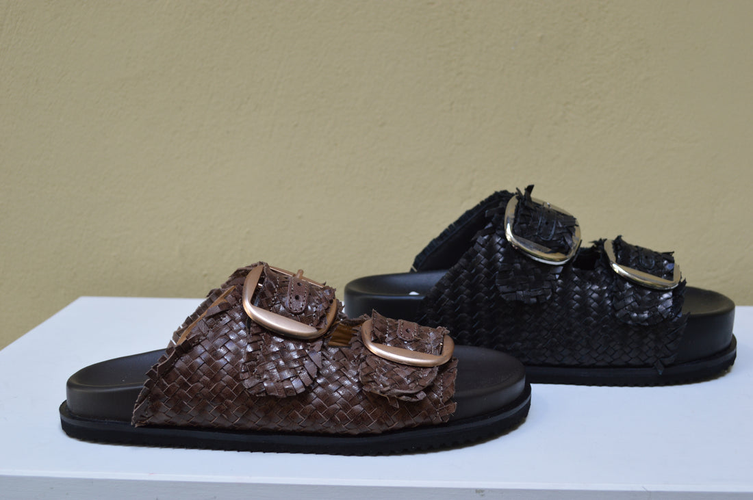 Sandalo Slide Madmind – Intreccio Artigianale e Maxi Buckle
