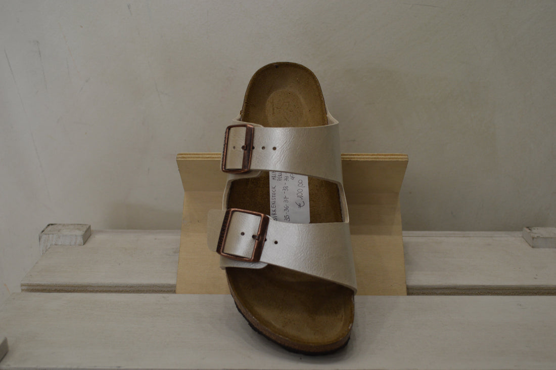 Birkenstock Arizona: L’Icona del Comfort in Versione Glamour