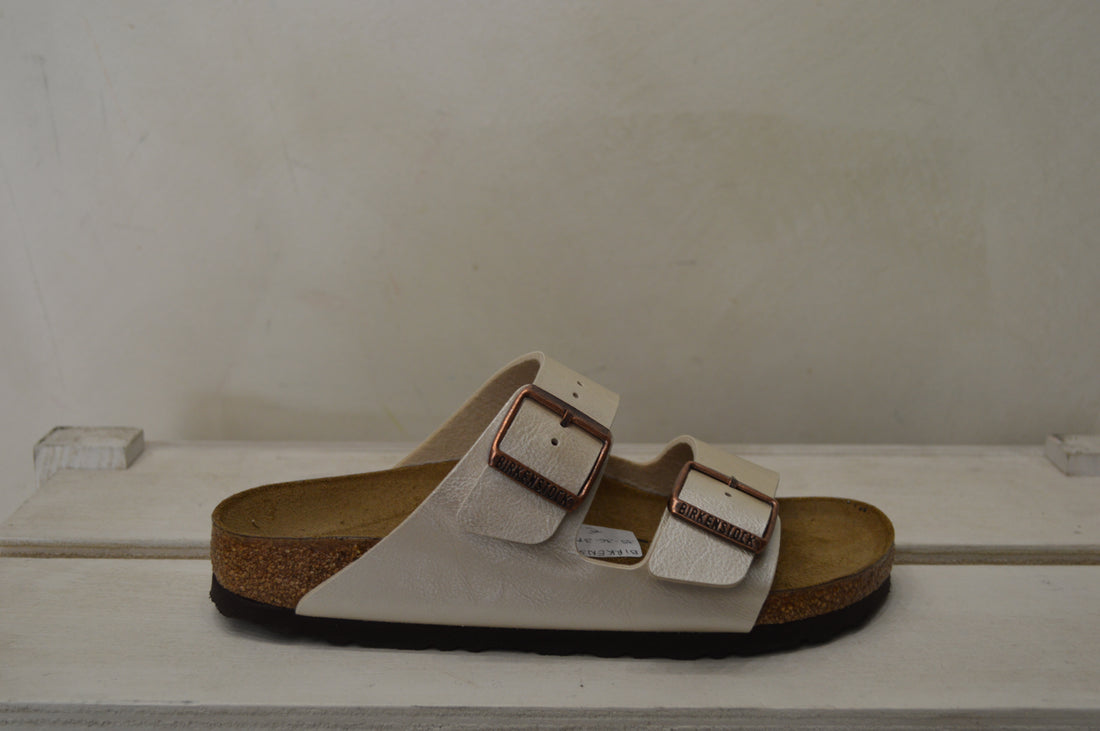 Birkenstock Arizona: L’Icona del Comfort in Versione Glamour