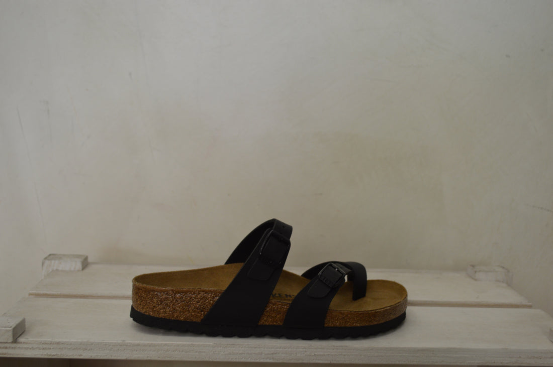 Birkenstock Mayari Black: Design Sinuoso e Comfort Assoluto