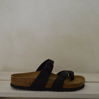 Birkenstock Mayari Black: Design Sinuoso e Comfort Assoluto