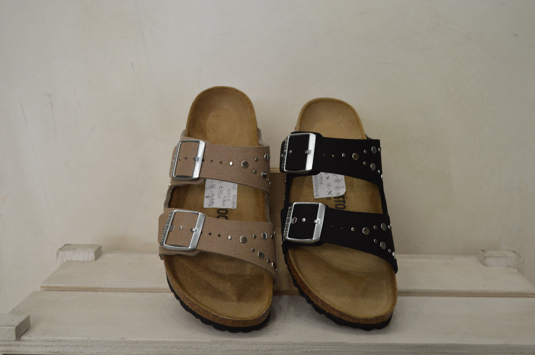 ✨ Birkenstock Arizona Rivet con borchie: Stile Iconico con un Tocco Rock