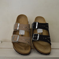✨ Birkenstock Arizona Rivet con borchie: Stile Iconico con un Tocco Rock