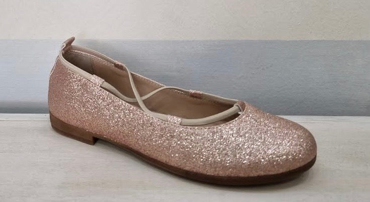 THE PRECIOUS ballet flats in pearly white leather or nude glitter with elastics