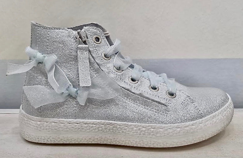 BARQUE sneaker with laces and silver glitter zip