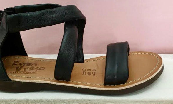 ESTROVERSO sandals in white or black nappa with zip