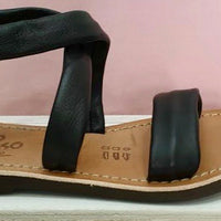 ESTROVERSO sandals in white or black nappa with zip