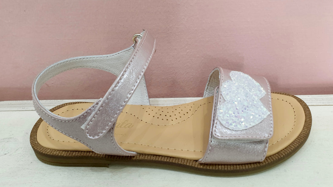 THE PRECIOUS leather sandal with heart