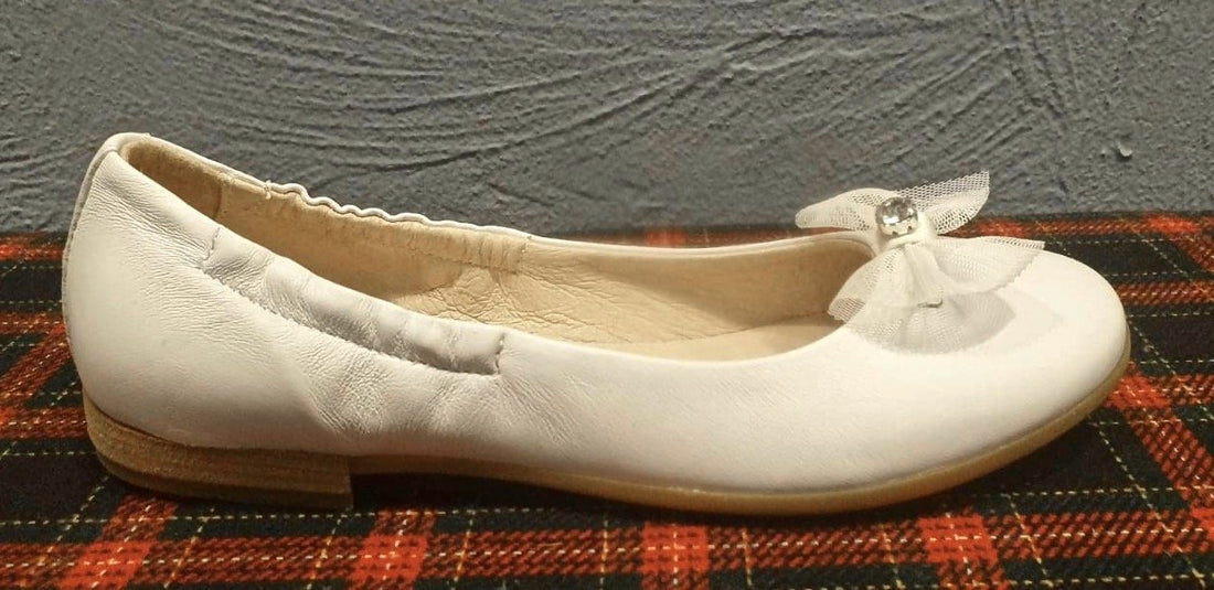 ANDREA MORELLI white leather bow ballerina