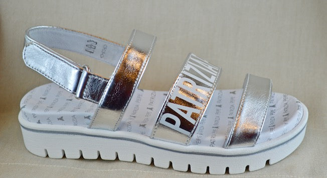 PATRIZIA PEPE sandalo argento con logo stampato