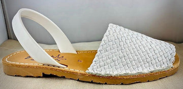 Menorcan RIA in black or white woven leather